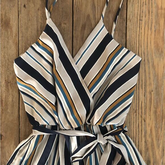 ShOp17 classy jumpsuit that speak for itself its all the things only worn once - Picture 3 of 7